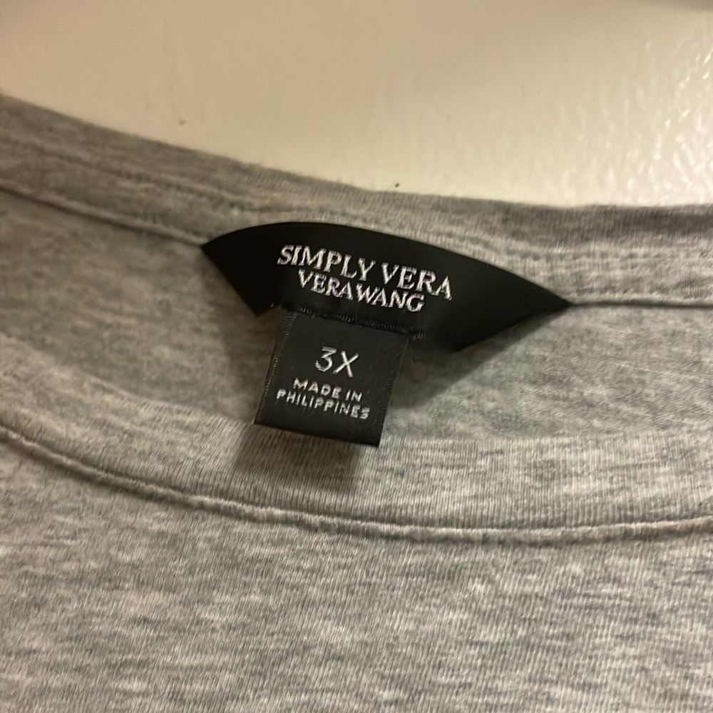 Used Kohls Simply Vera Wang 100% Love T-shirt Size 3X - Picture 2 of 3